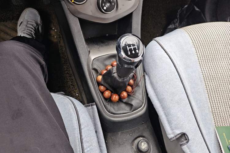 Used Chevrolet Aveo Sonic 2011 Hatchback 1.4L MT SL Gear Lever