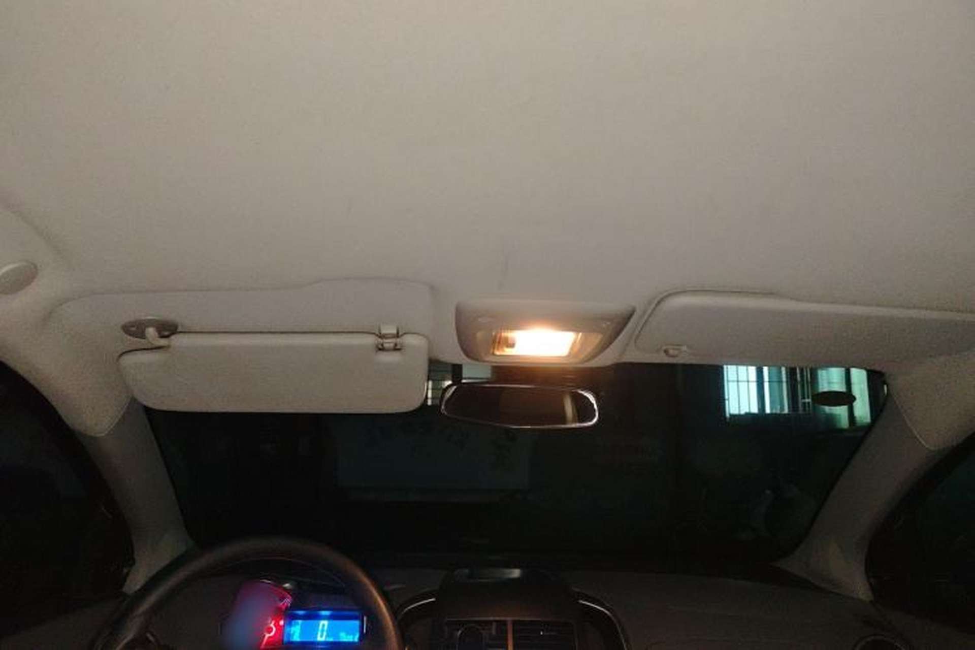 Used Chevrolet Aveo Sonic 2011 Sedan 1.4L MT SL Headliner