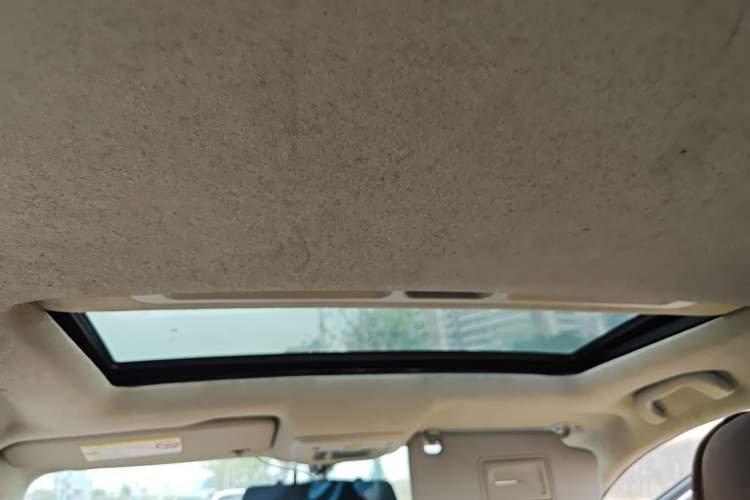 Used Chevrolet Aveo Sonic 2011 Hatchback 1.4L MT SL Headliner