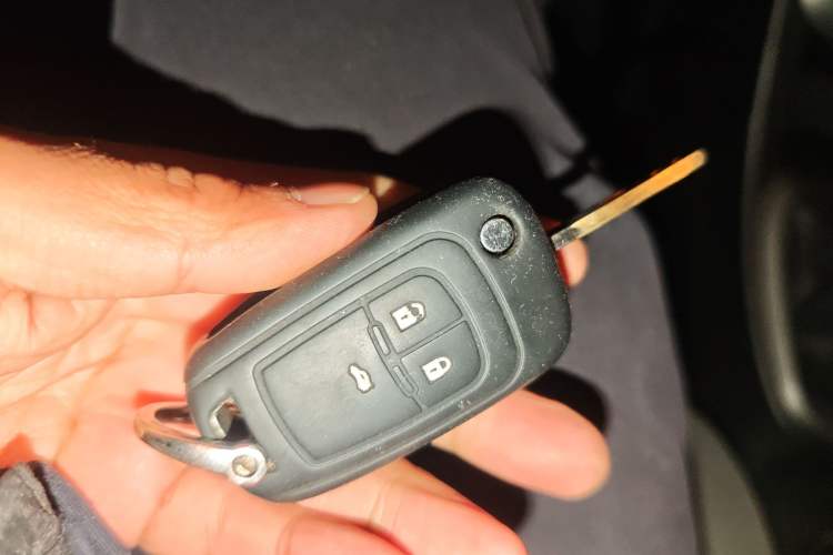 Used Chevrolet Aveo Sonic 2011 Sedan 1.4L MT SL Vehicle Key