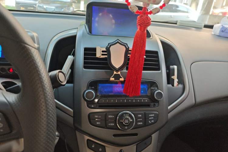 Used Chevrolet Aveo Sonic 2011 Sedan 1.4L Manual Transmission SE Audio And AC Panel