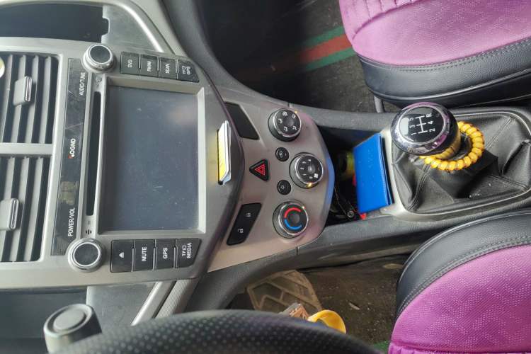 Used Chevrolet Aveo Sonic 2011 Sedan 1.4L MT SL Audio And AC Panel
