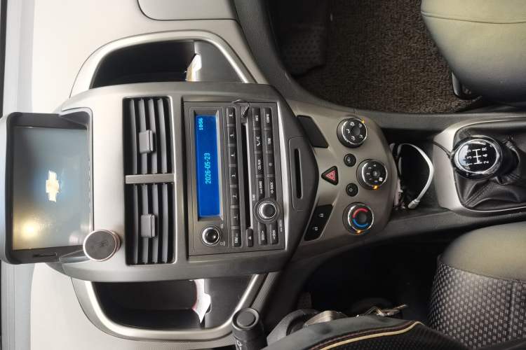 Used Chevrolet Aveo Sonic 2011 Sedan 1.4L MT SL Audio And AC Panel