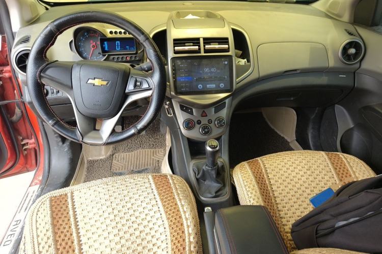 Used Chevrolet Aveo Sonic 2011 Sedan 1.4L Manual Transmission SE Center Console