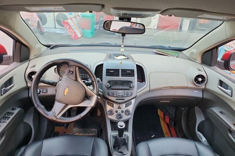 Used Chevrolet Aveo Sonic 2011 Sedan 1.4L Manual Transmission SE Center Console