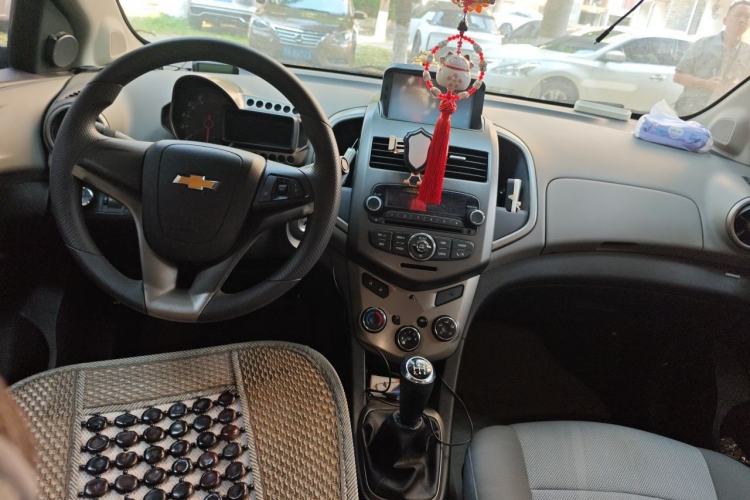 Used Chevrolet Aveo Sonic 2011 Sedan 1.4L Manual Transmission SE Center Console