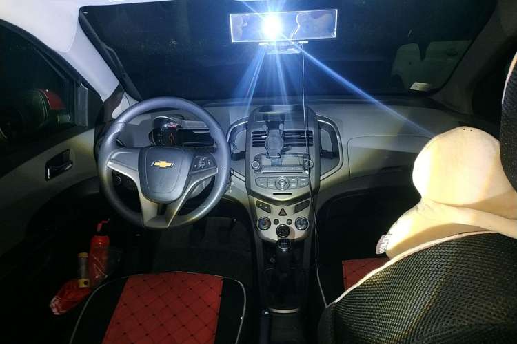 Used Chevrolet Aveo Sonic 2011 Sedan 1.4L Manual Transmission SE Center Console