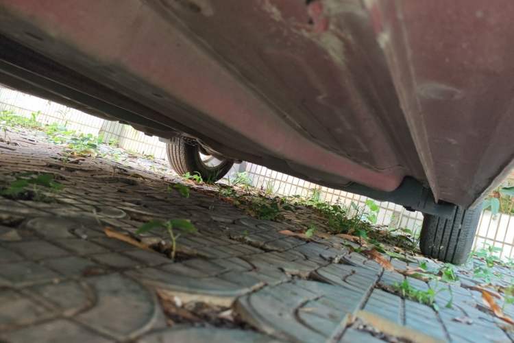 Used Chevrolet Aveo Sonic 2011 Sedan 1.4L Manual Transmission SE Chassis Front Left