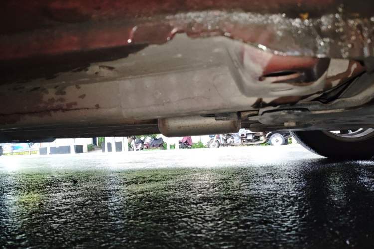 Used Chevrolet Aveo Sonic 2011 Sedan 1.4L Manual Transmission SE Chassis Front Right