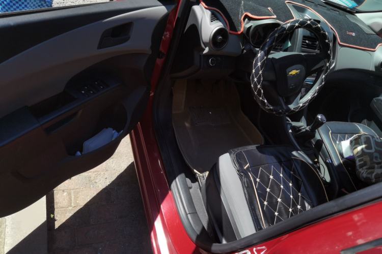 Used Chevrolet Aveo Sonic 2011 Sedan 1.4L MT SL Driver Seat