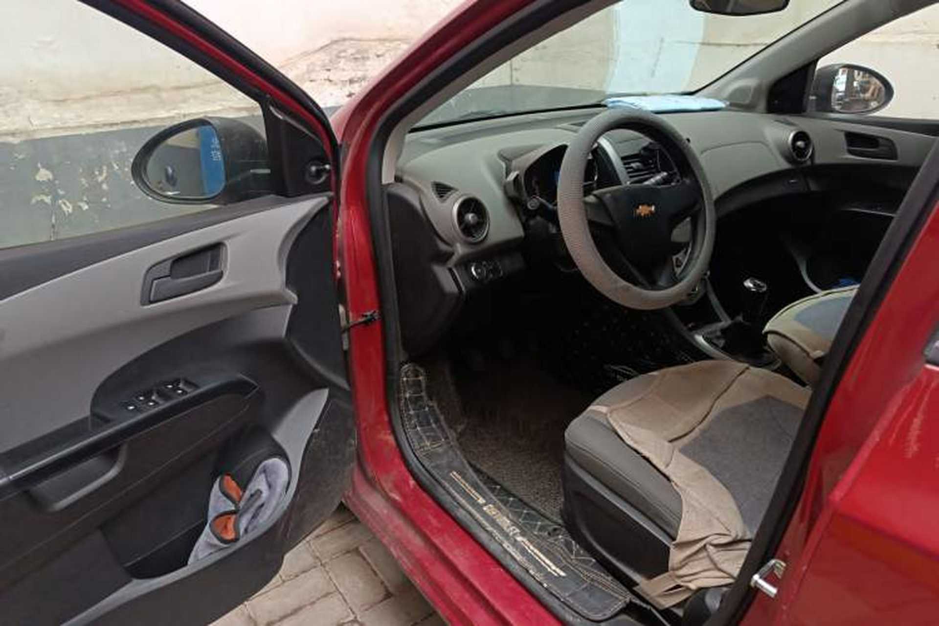 Used Chevrolet Aveo Sonic 2011 Sedan 1.4L MT SL Driver Seat