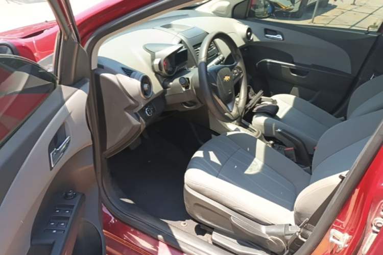 Used Chevrolet Aveo Sonic 2011 Sedan 1.4L Automatic SE Driver Seat