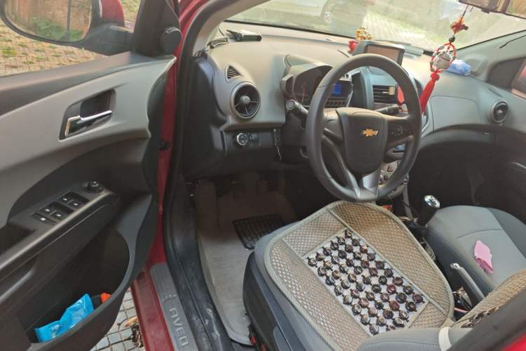 Used Chevrolet Aveo Sonic 2011 Sedan 1.4L Manual Transmission SE Driver Seat