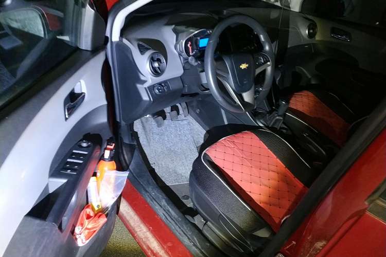 Used Chevrolet Aveo Sonic 2011 Sedan 1.4L Manual Transmission SE Driver Seat