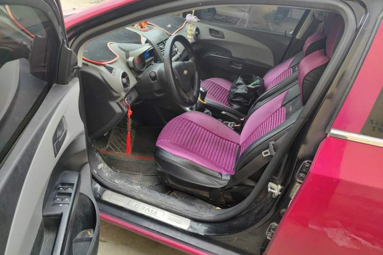 Used Chevrolet Aveo Sonic 2011 Sedan 1.4L MT SL Driver Seat