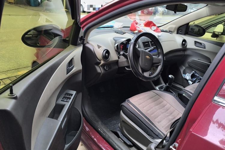 Used Chevrolet Aveo Sonic 2011 Sedan 1.4L MT SL Driver Seat