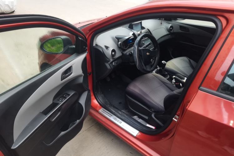 Used Chevrolet Aveo Sonic 2011 Sedan 1.4L MT SL Driver Seat