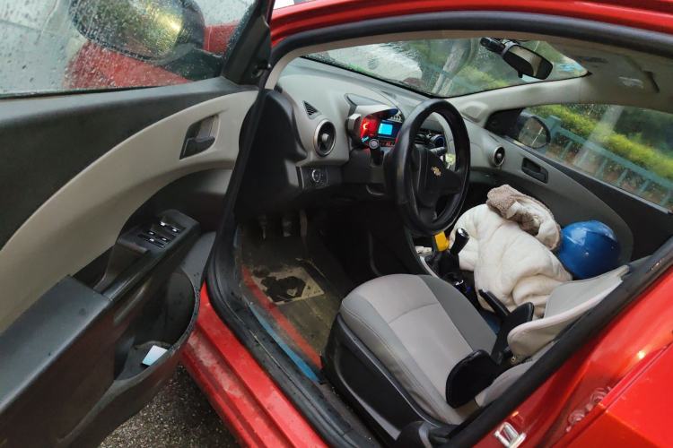 Used Chevrolet Aveo Sonic 2011 Sedan 1.4L MT SL Driver Seat