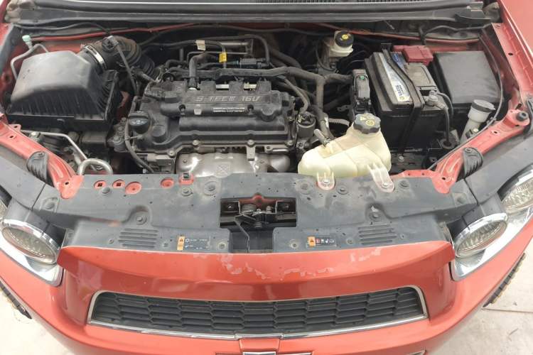 Used Chevrolet Aveo Sonic 2011 Sedan 1.4L Manual Transmission SE Engine Bay