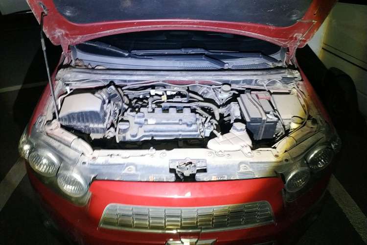 Used Chevrolet Aveo Sonic 2011 Sedan 1.4L Manual Transmission SE Engine Bay