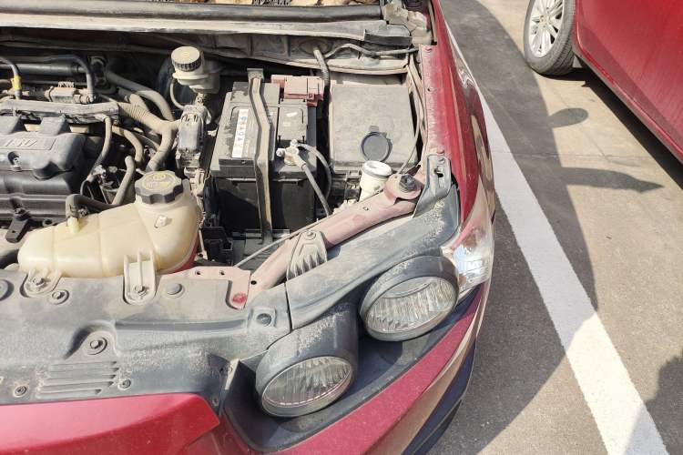Used Chevrolet Aveo Sonic 2011 Sedan 1.4L MT SL Engine Bay Left