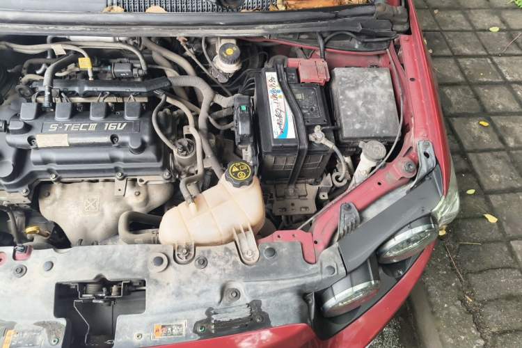 Used Chevrolet Aveo Sonic 2011 Sedan 1.4L Automatic SE Engine Bay Left