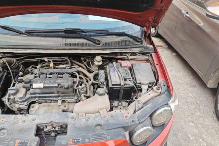 Used Chevrolet Aveo Sonic 2011 Sedan 1.4L Automatic SE Engine Bay Left