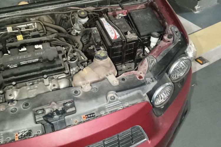 Used Chevrolet Aveo Sonic 2011 Sedan 1.4L Manual Transmission SE Engine Bay Left