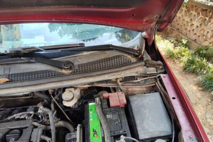 Used Chevrolet Aveo Sonic 2011 Sedan 1.6L Automatic SX Engine Bay Left