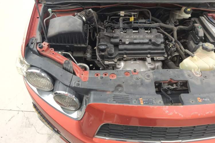 Used Chevrolet Aveo Sonic 2011 Sedan 1.4L Manual Transmission SE Engine Bay Right
