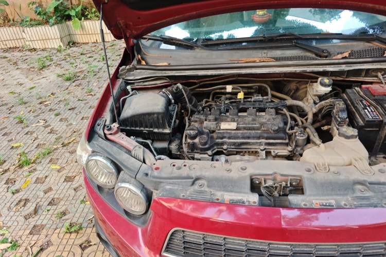 Used Chevrolet Aveo Sonic 2011 Sedan 1.4L Manual Transmission SE Engine Bay Right