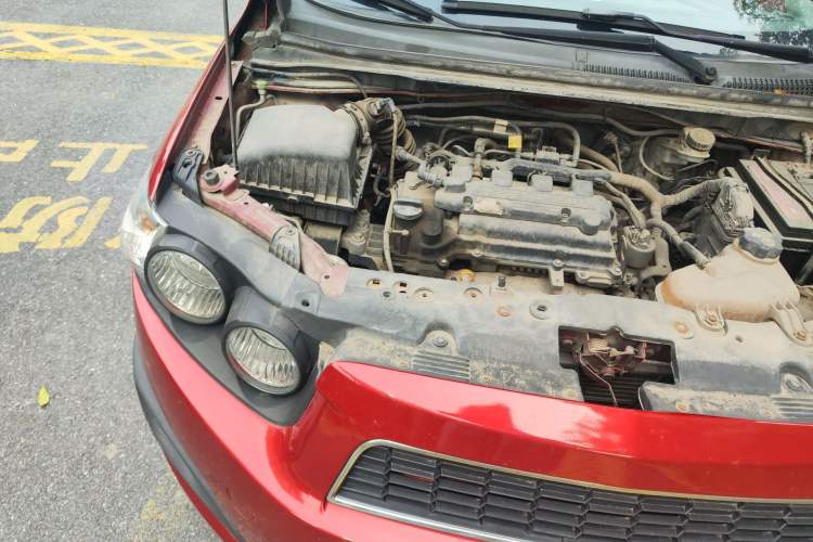 Used Chevrolet Aveo Sonic 2011 Sedan 1.4L Automatic SL Engine Bay Right