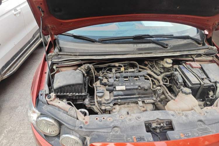 Used Chevrolet Aveo Sonic 2011 Sedan 1.4L Automatic SE Engine Bay Right