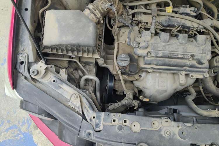 Used Chevrolet Aveo Sonic 2011 Sedan 1.4L MT SL Engine Bay Right