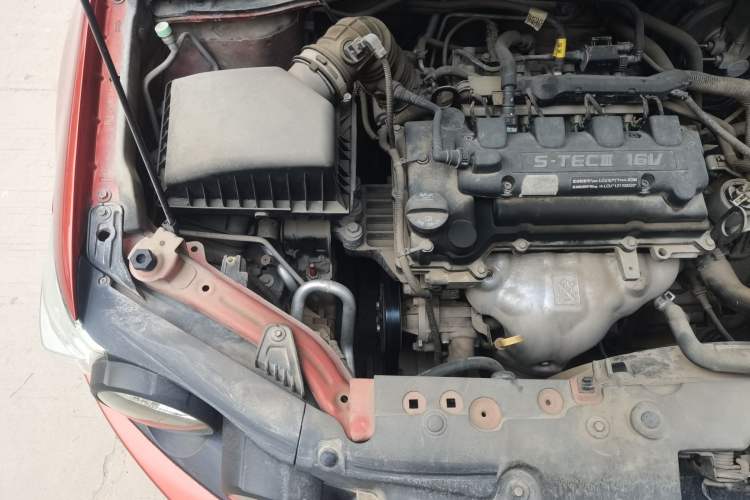 Used Chevrolet Aveo Sonic 2011 Sedan 1.4L MT SL Engine Bay Right