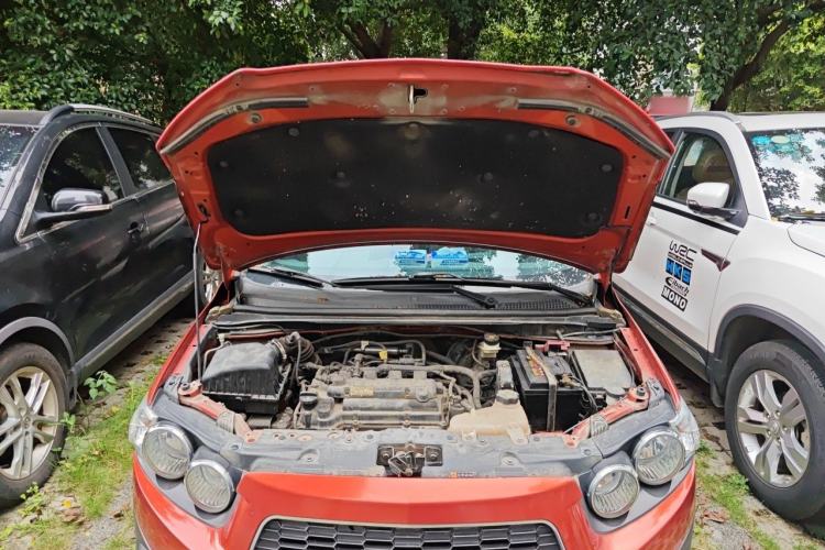 Used Chevrolet Aveo Sonic 2011 Sedan 1.4L Manual Transmission SE Engine Bay