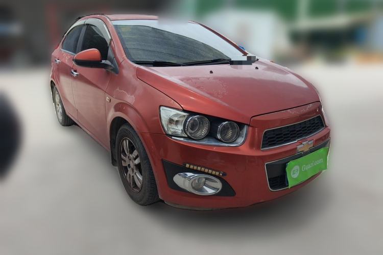 Used Chevrolet Aveo Sonic 2011 Sedan 1.4L Manual Transmission SE Front Right 45 Deg