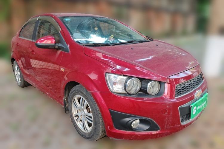 Used Chevrolet Aveo Sonic 2011 Sedan 1.4L Manual Transmission SE Front Right 45 Deg
