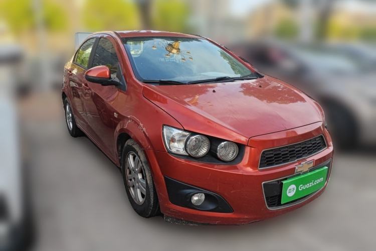 Used Chevrolet Aveo Sonic 2011 Sedan 1.4L Automatic SE Front Right 45 Deg