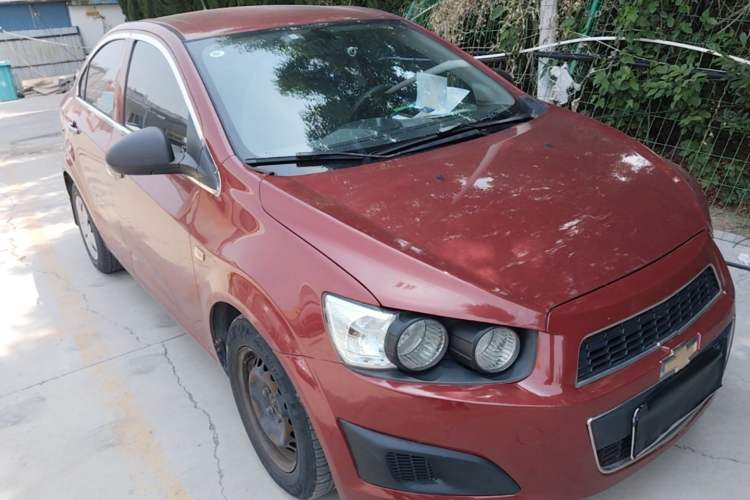 Used Chevrolet Aveo Sonic 2011 Sedan 1.4L MT SL Front Right 45 Deg