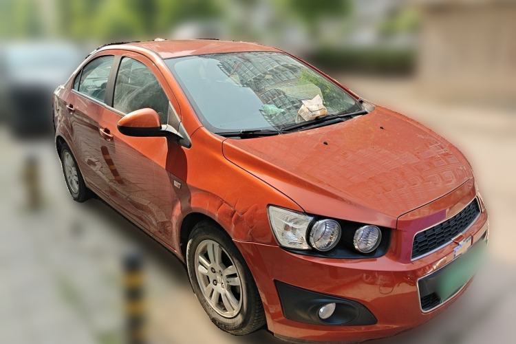 Used Chevrolet Aveo Sonic 2011 Sedan 1.4L Manual Transmission SE Front Right 45 Deg