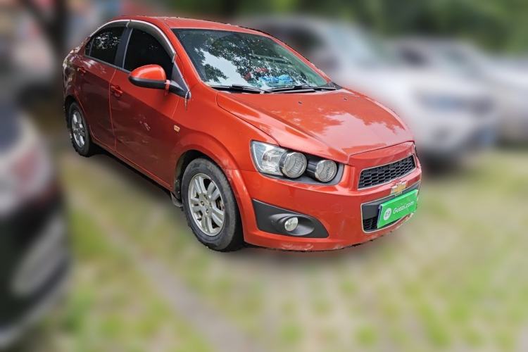 Used Chevrolet Aveo Sonic 2011 Sedan 1.4L Manual Transmission SE Front Right 45 Deg