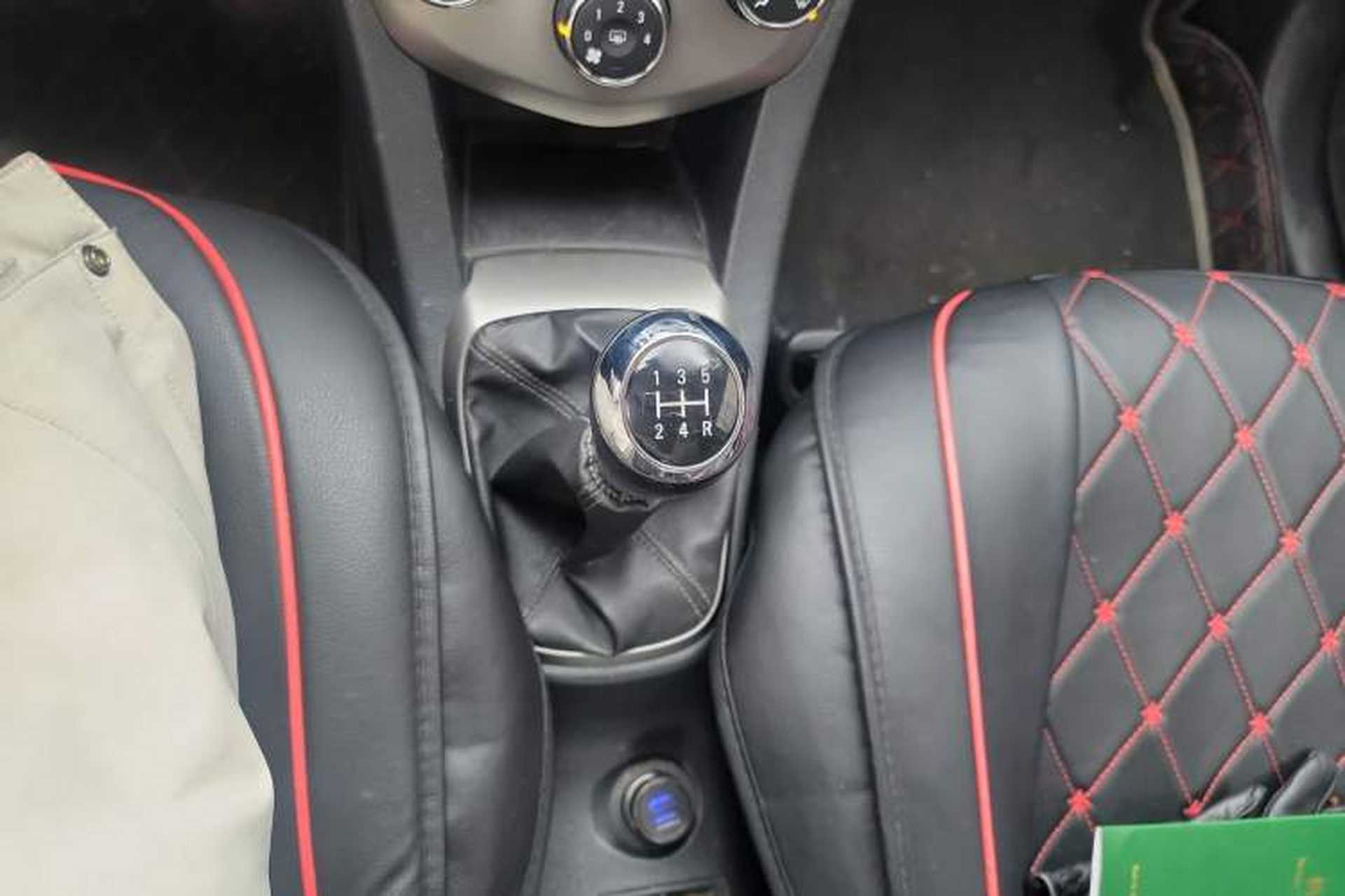 Used Chevrolet Aveo Sonic 2011 Sedan 1.4L Manual Transmission SE Gear Lever