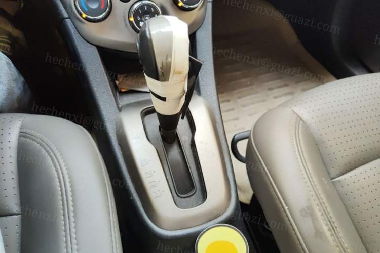 Used Chevrolet Aveo Sonic 2011 Sedan 1.6L Automatic SX Gear Lever