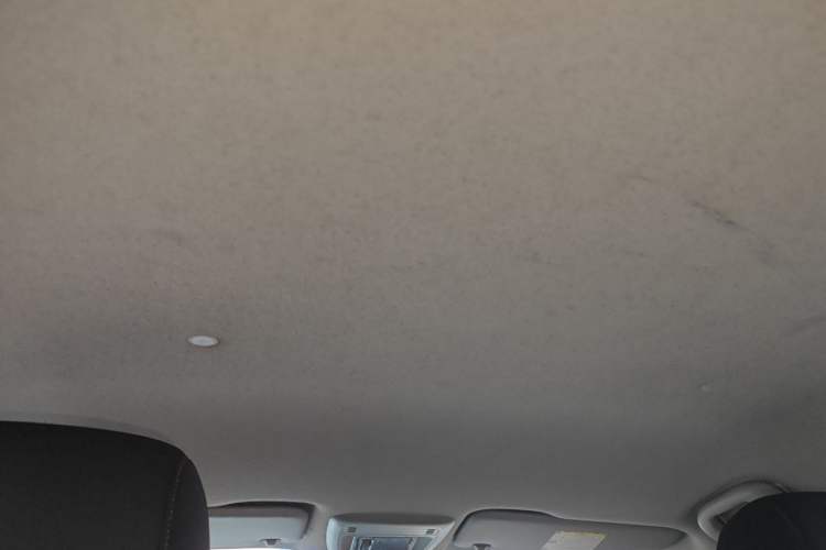 Used Chevrolet Aveo Sonic 2011 Sedan 1.4L Automatic SE Headliner