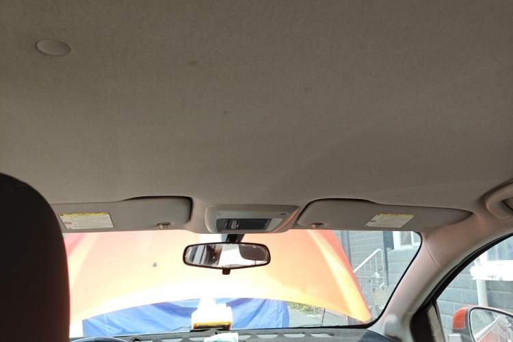 Used Chevrolet Aveo Sonic 2011 Sedan 1.4L Manual Transmission SE Headliner