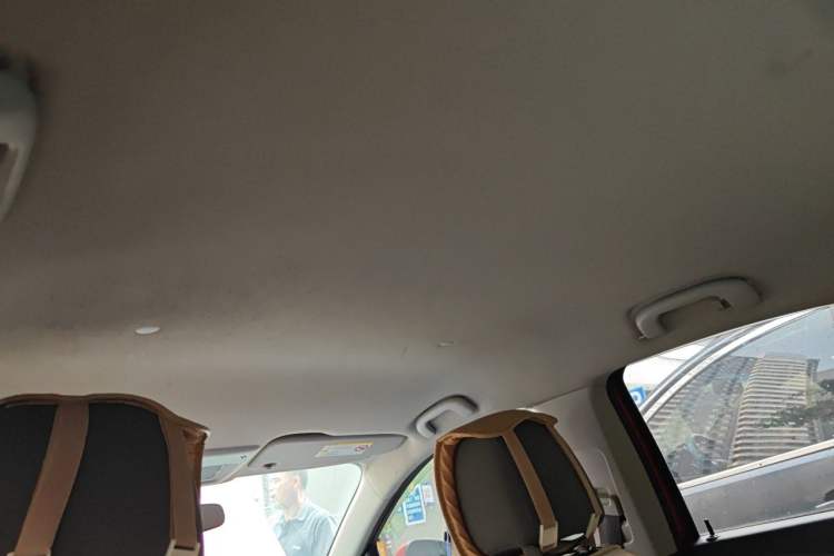 Used Chevrolet Aveo Sonic 2011 Sedan 1.4L Manual Transmission SE Headliner