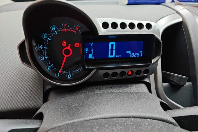 Used Chevrolet Aveo Sonic 2011 Sedan 1.4L Manual Transmission SE Instrument Cluster