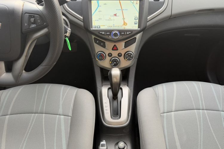 Used Chevrolet Aveo Sonic 2011 Sedan 1.4L Automatic SE Interior 8