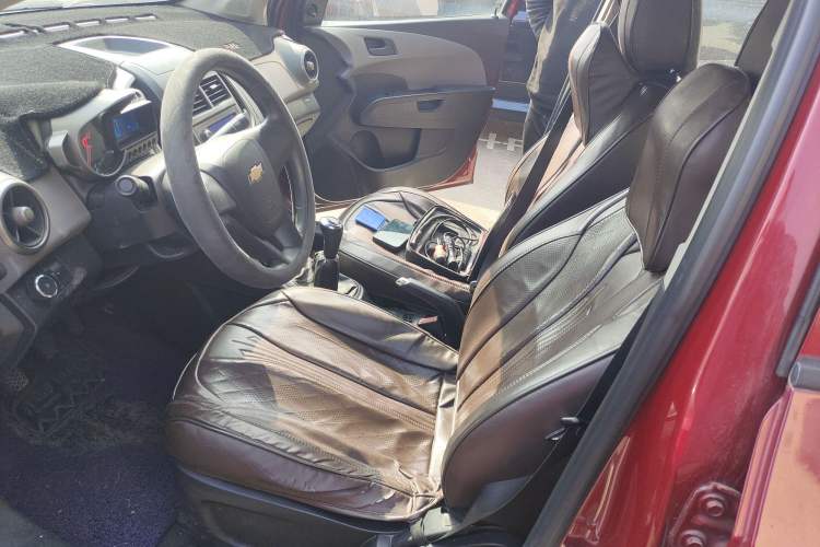 Used Chevrolet Aveo Sonic 2011 Sedan 1.4L MT SL Left Front Seat